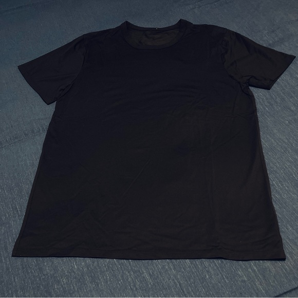 Lululemon Short Sleeve Relaxed Fit T Shirt - Picture 3 of 4